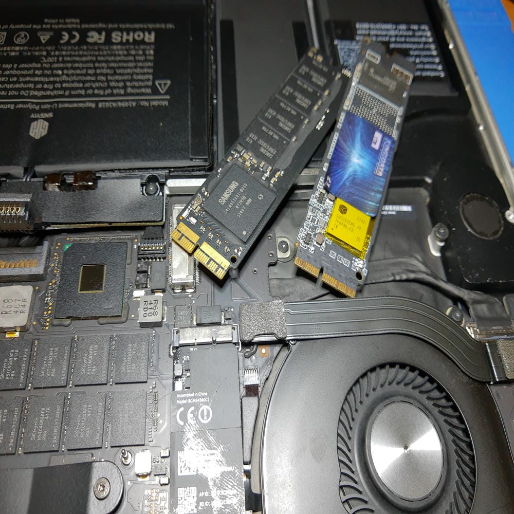 Comparación entre SSD original y nueva unidad SSD para MacBook Pro A1398