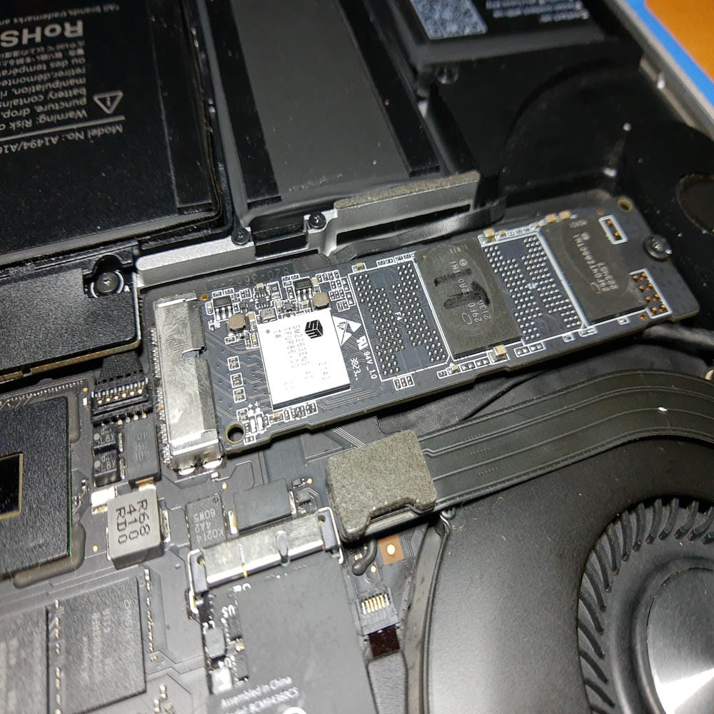 SSD original Apple retirado del MacBook Pro A1398