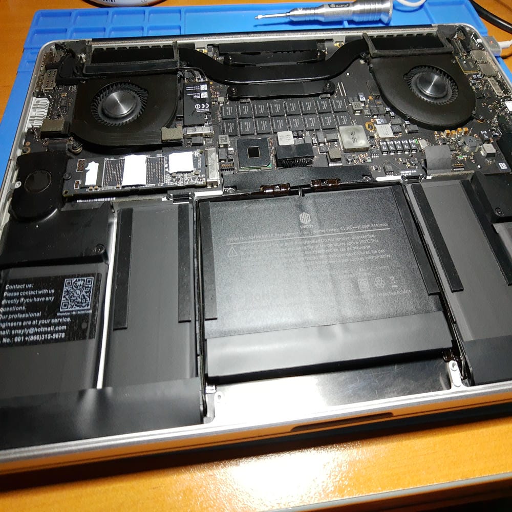 Almohadillas térmicas instaladas en el SSD de 1 TB