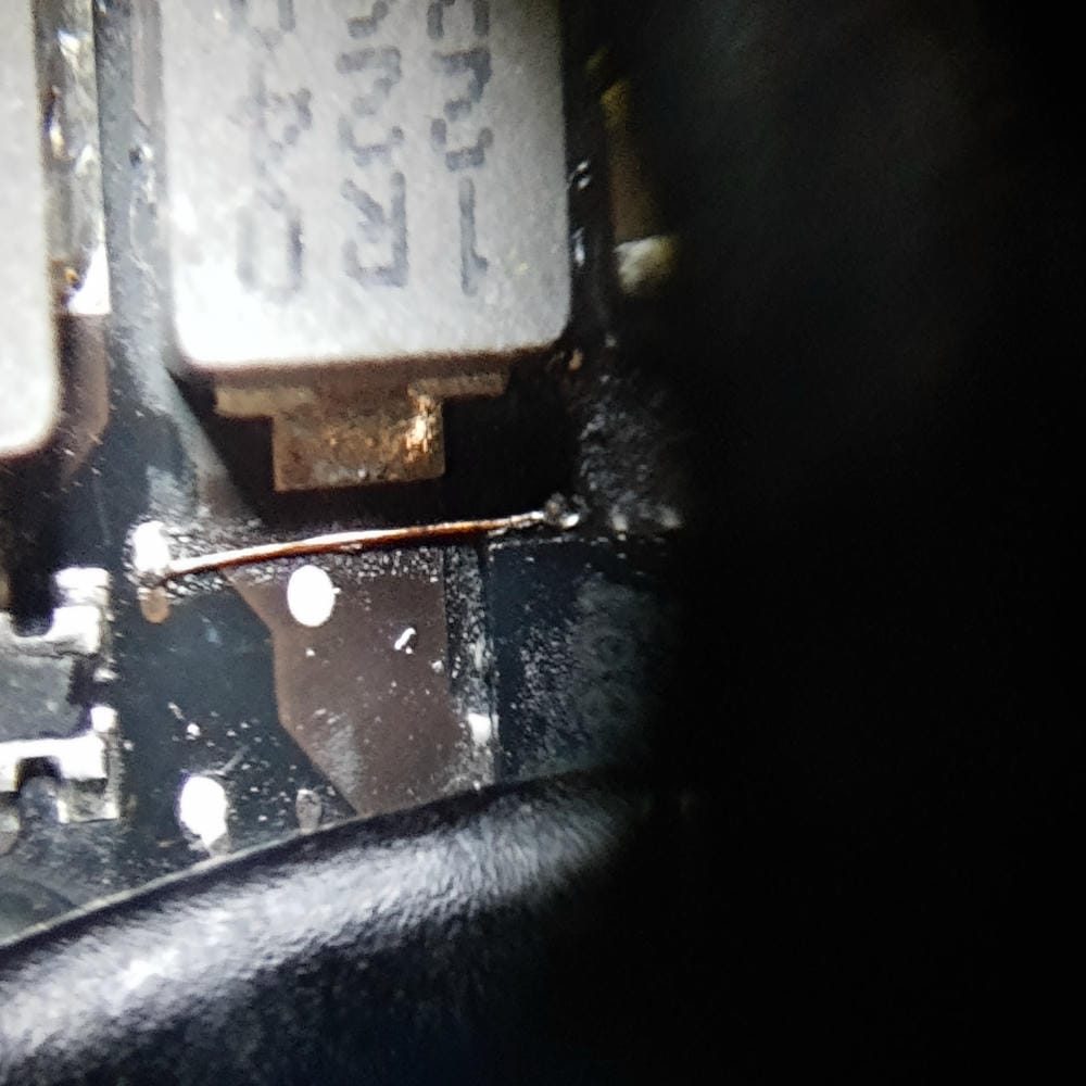 Circuito de alimentación gráfica en placa base MacBook Pro A1398