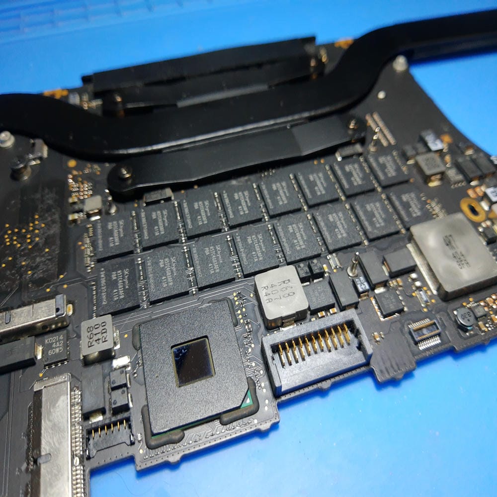 Procesador gráfico y memorias de MacBook Pro A1398