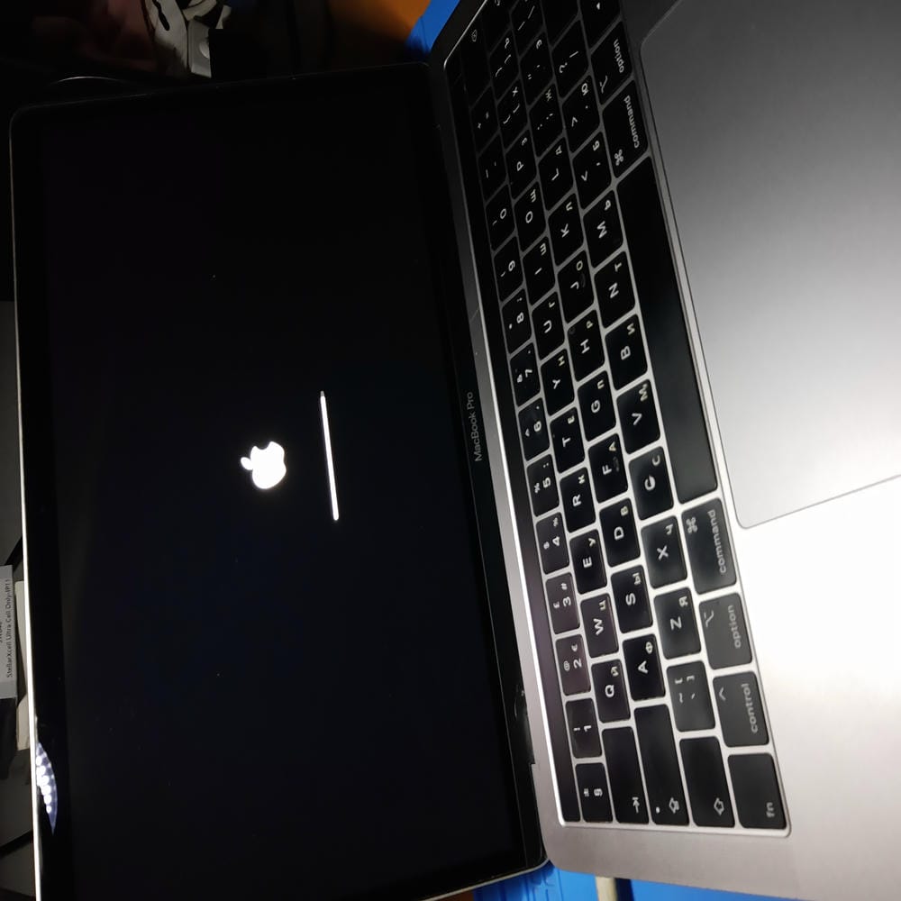 MacBook Pro A1706 encendiendo después de sustituir la pantalla