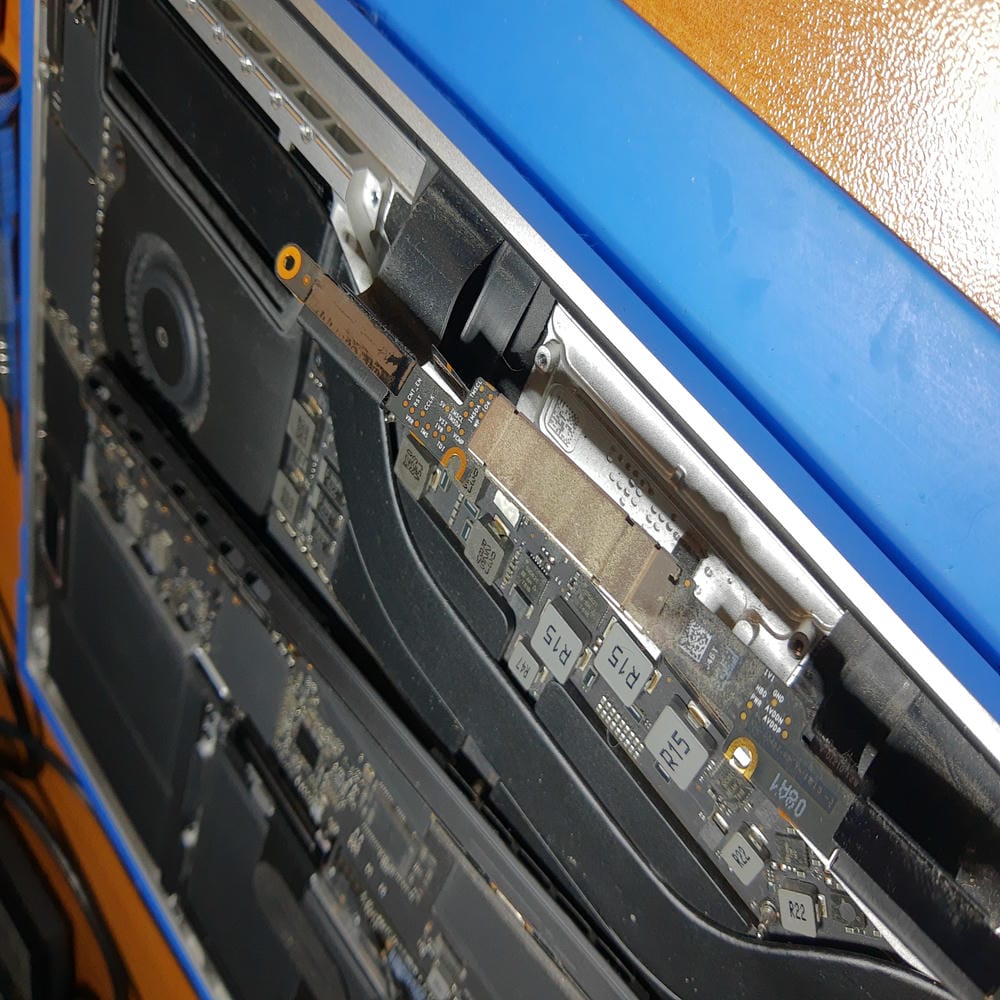 Placa controladora de pantalla del MacBook Pro A1990