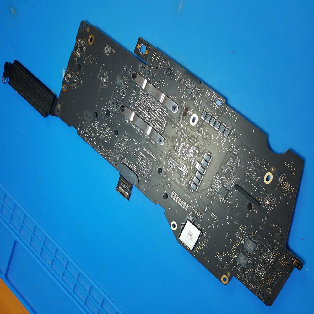 Parte posterior de placa base MacBook Pro A2338