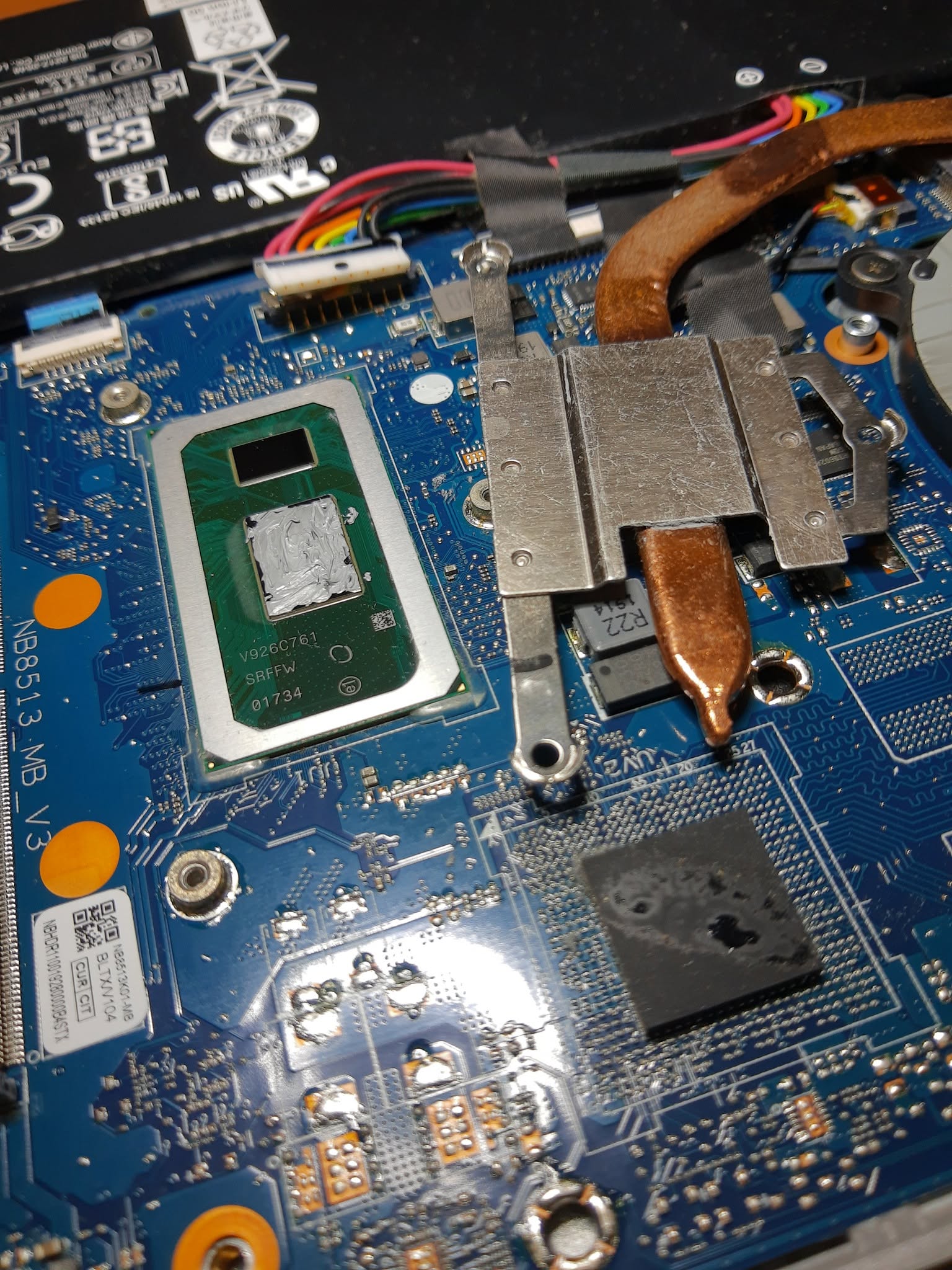 Nueva pasta térmica aplicada en el procesador del Acer Aspire 3