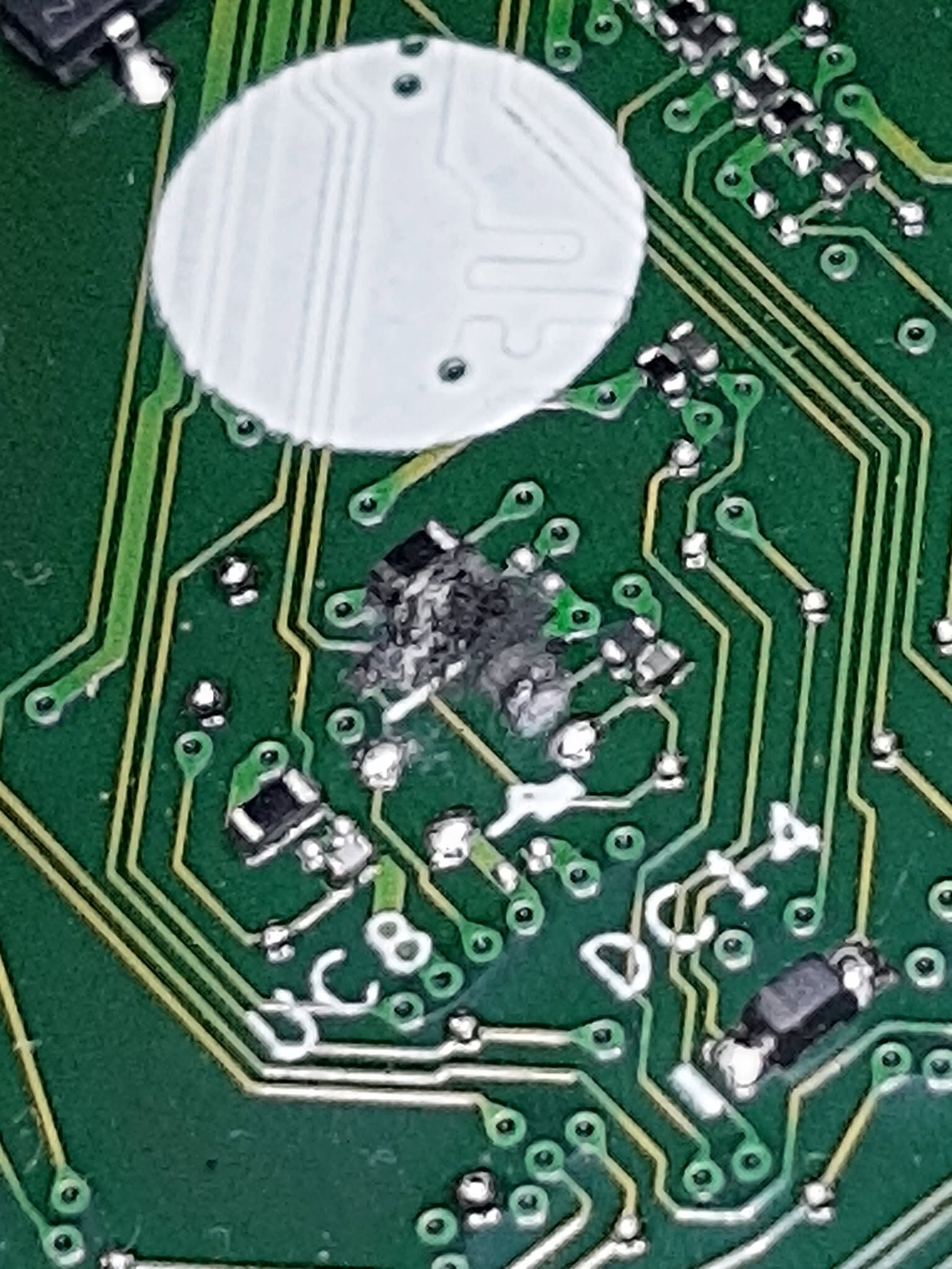 Zona dañada de la placa base del Acer Aspire 3