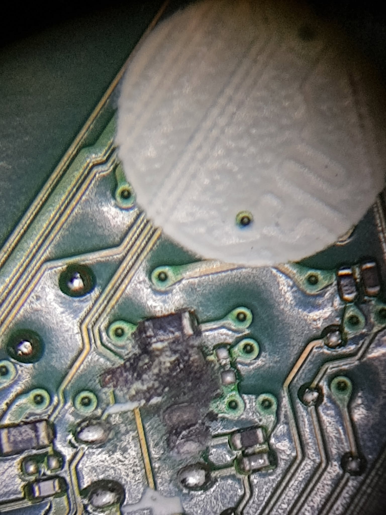 Resistencia en cortocircuito en la línea de 3,3 V del Acer Aspire 3