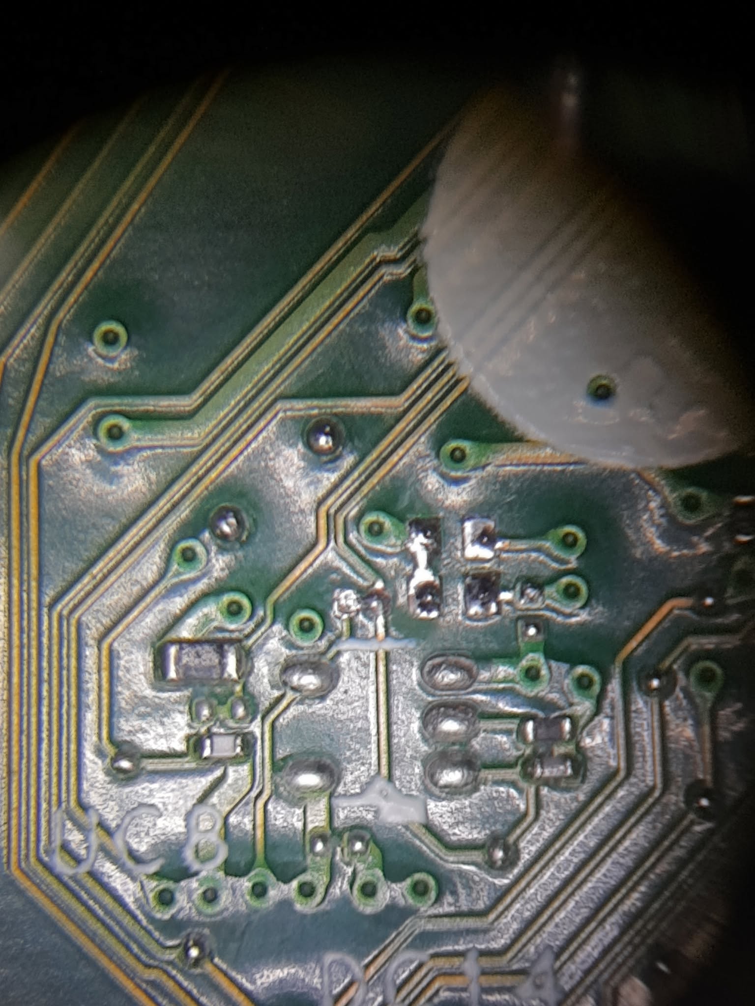 Resistencia defectuosa retirada de la placa base del Acer Aspire 3
