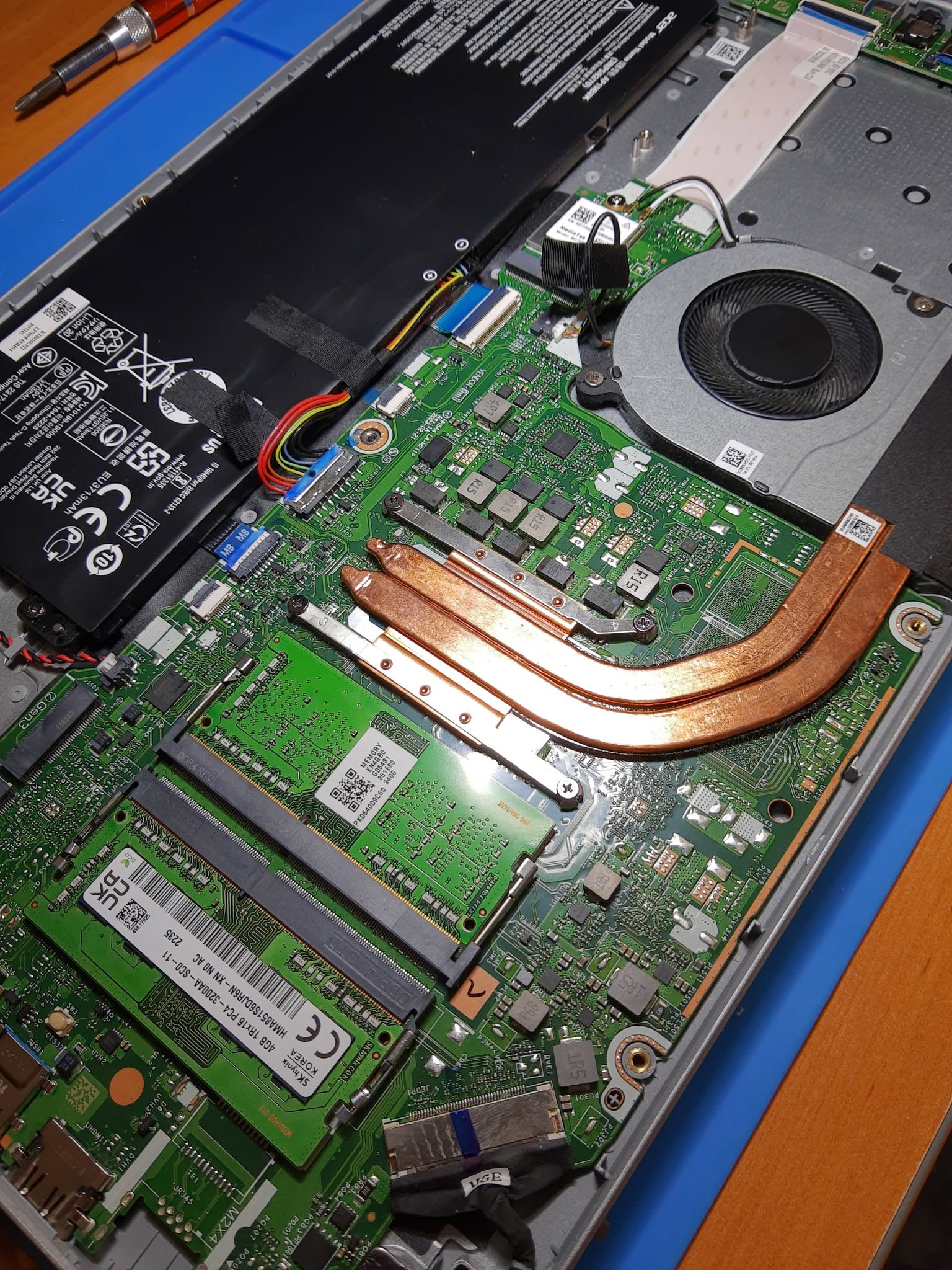 Nueva resistencia instalada en la línea de 3,3 V del Acer Aspire 3