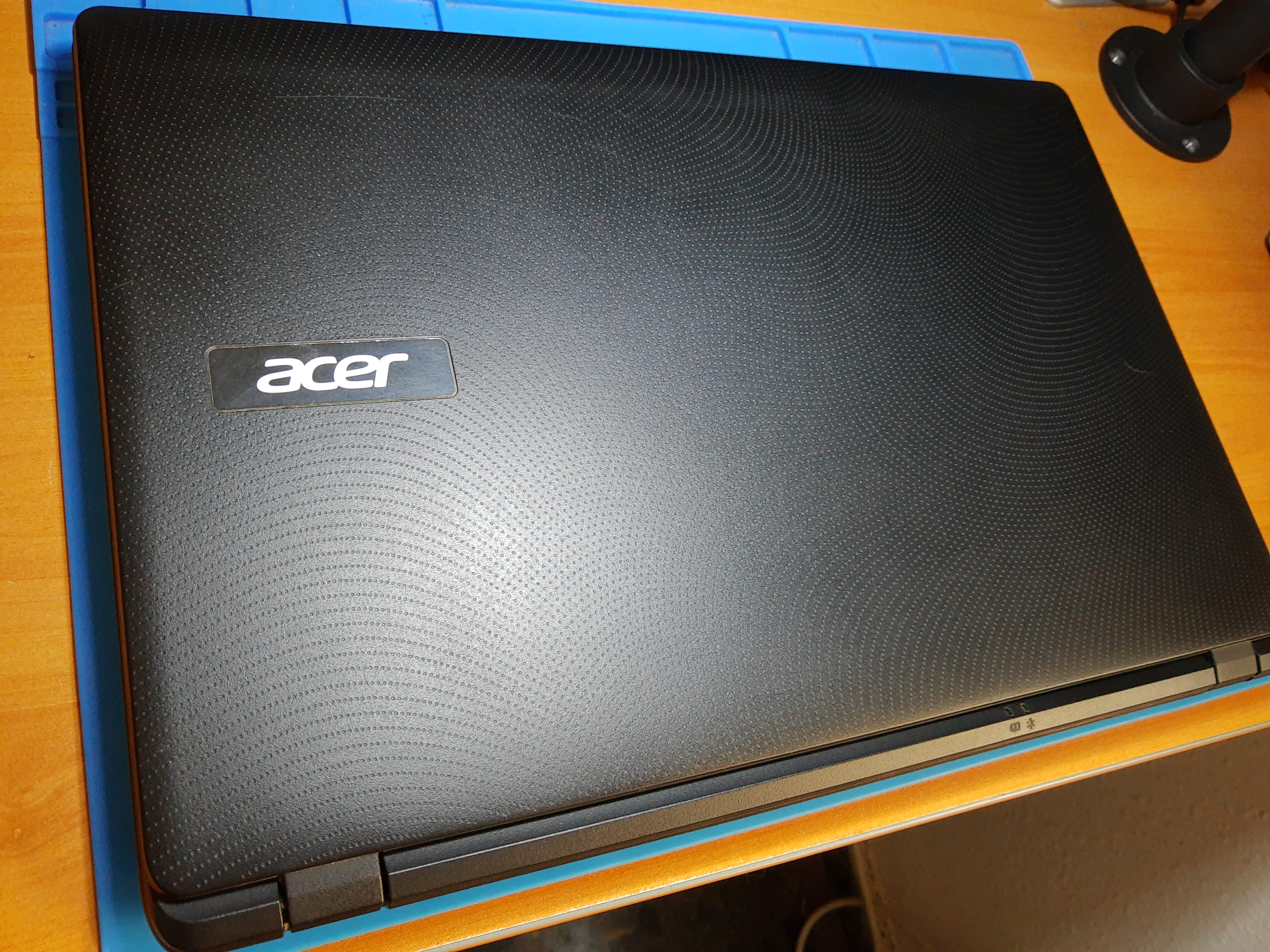 Acer ES1-571 recibido para mantenimiento y actualización