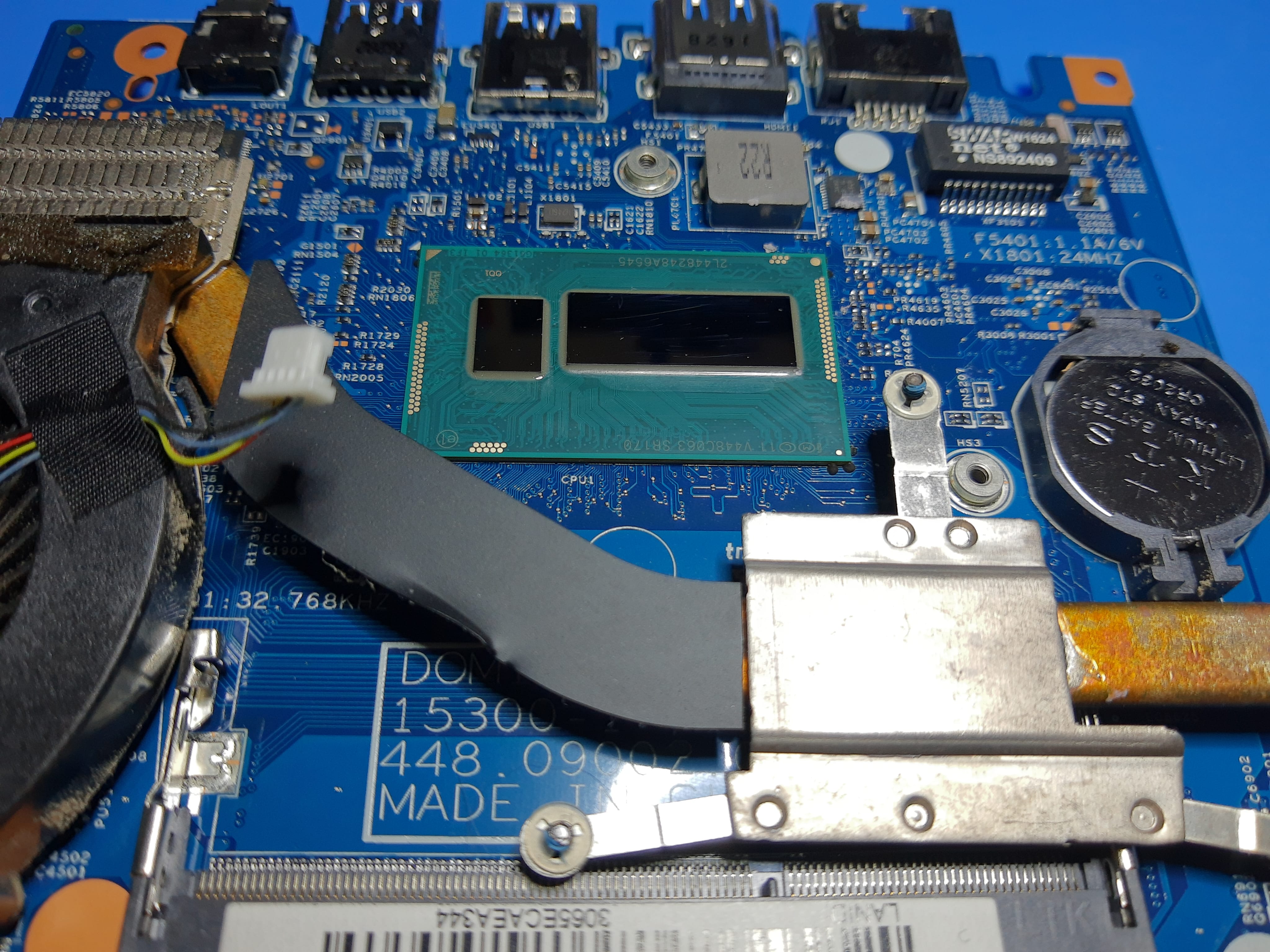 Procesador del Acer ES1-571 limpio antes de aplicar pasta térmica