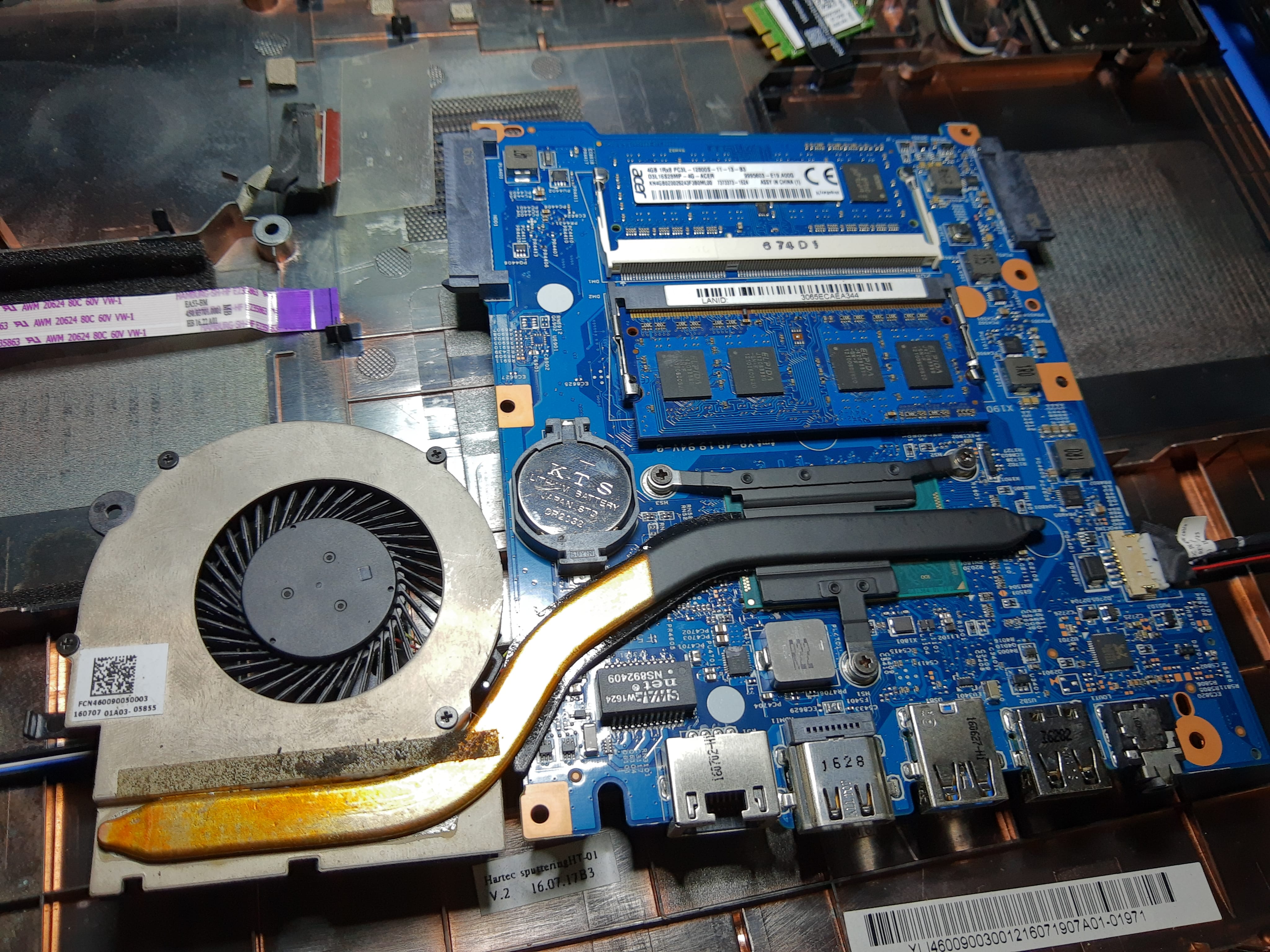 Memoria RAM Samsung instalada en el Acer ES1-571