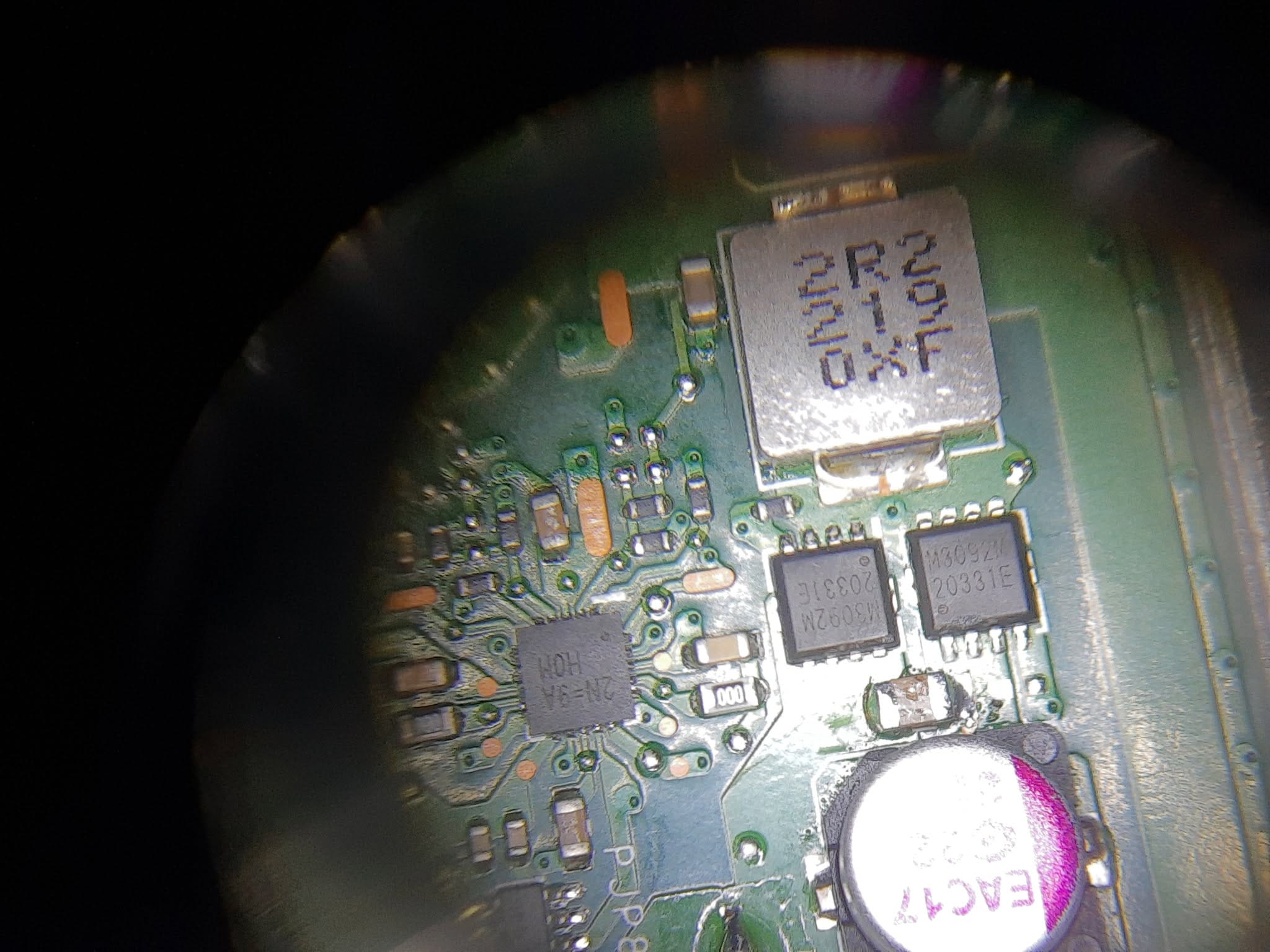 Nuevo condensador instalado en la placa base del ASUS F515