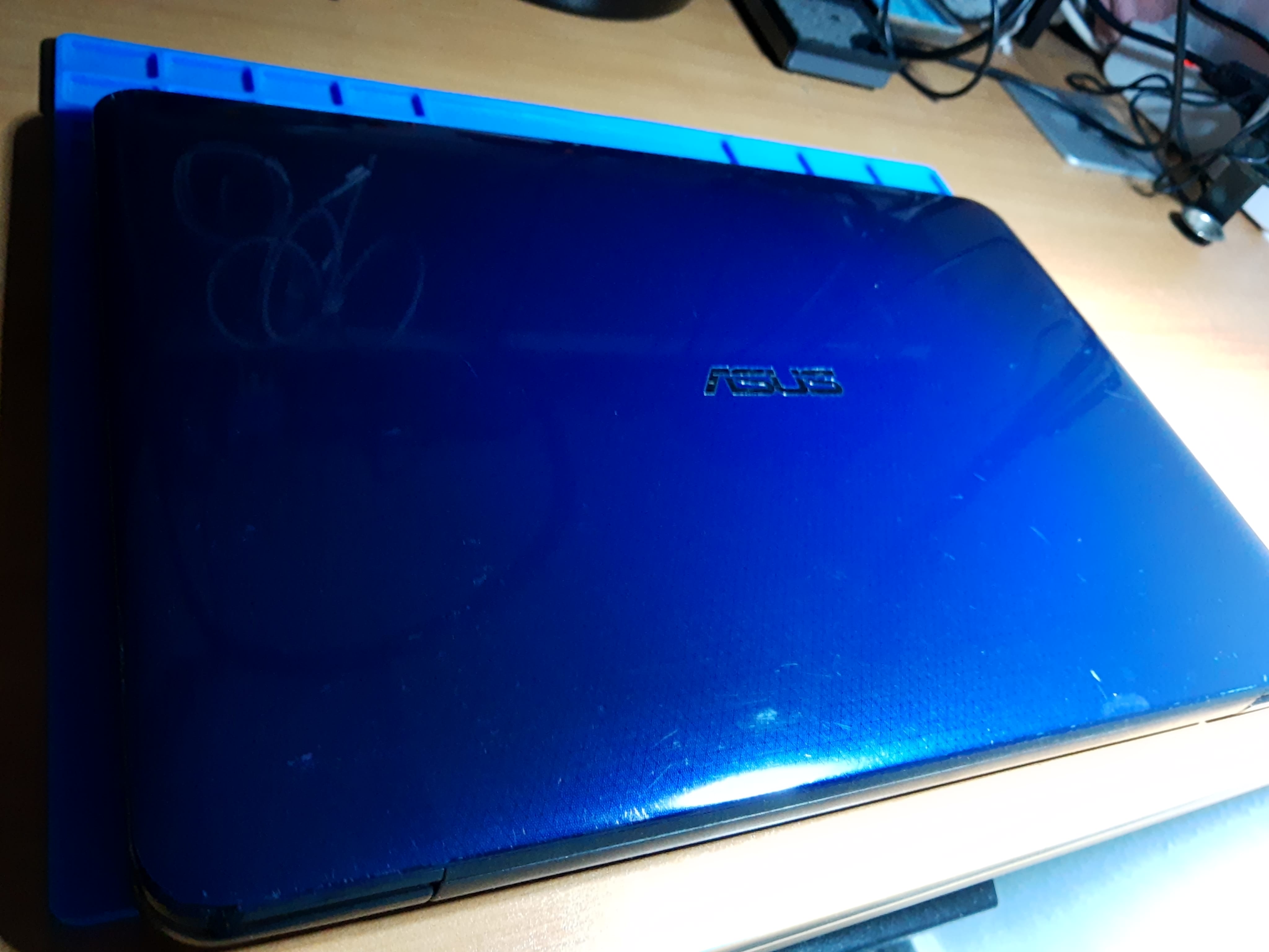 ASUS F555L recibido para cambio de batería y mantenimiento