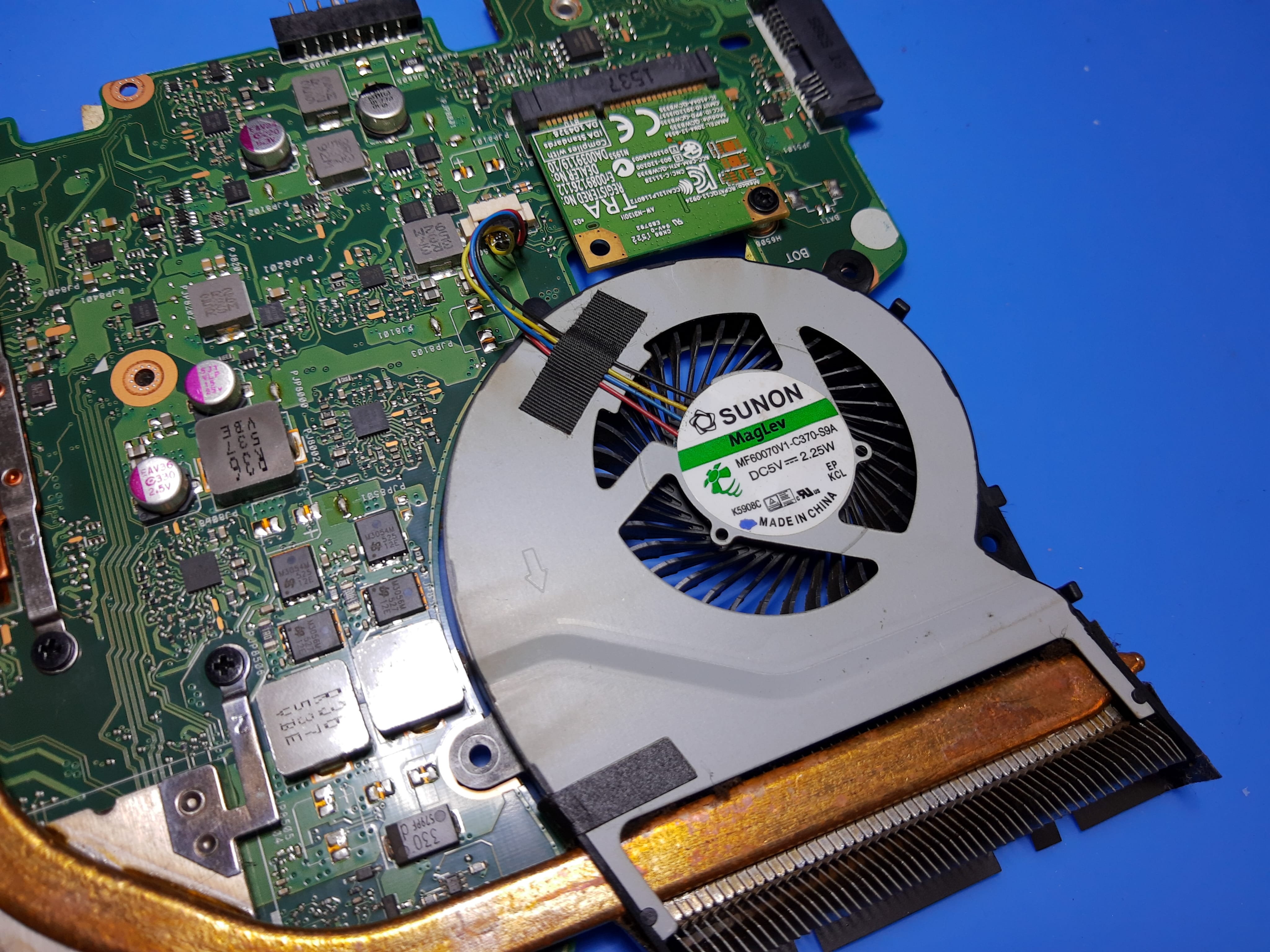 Ventilador del ASUS F555L después de la limpieza