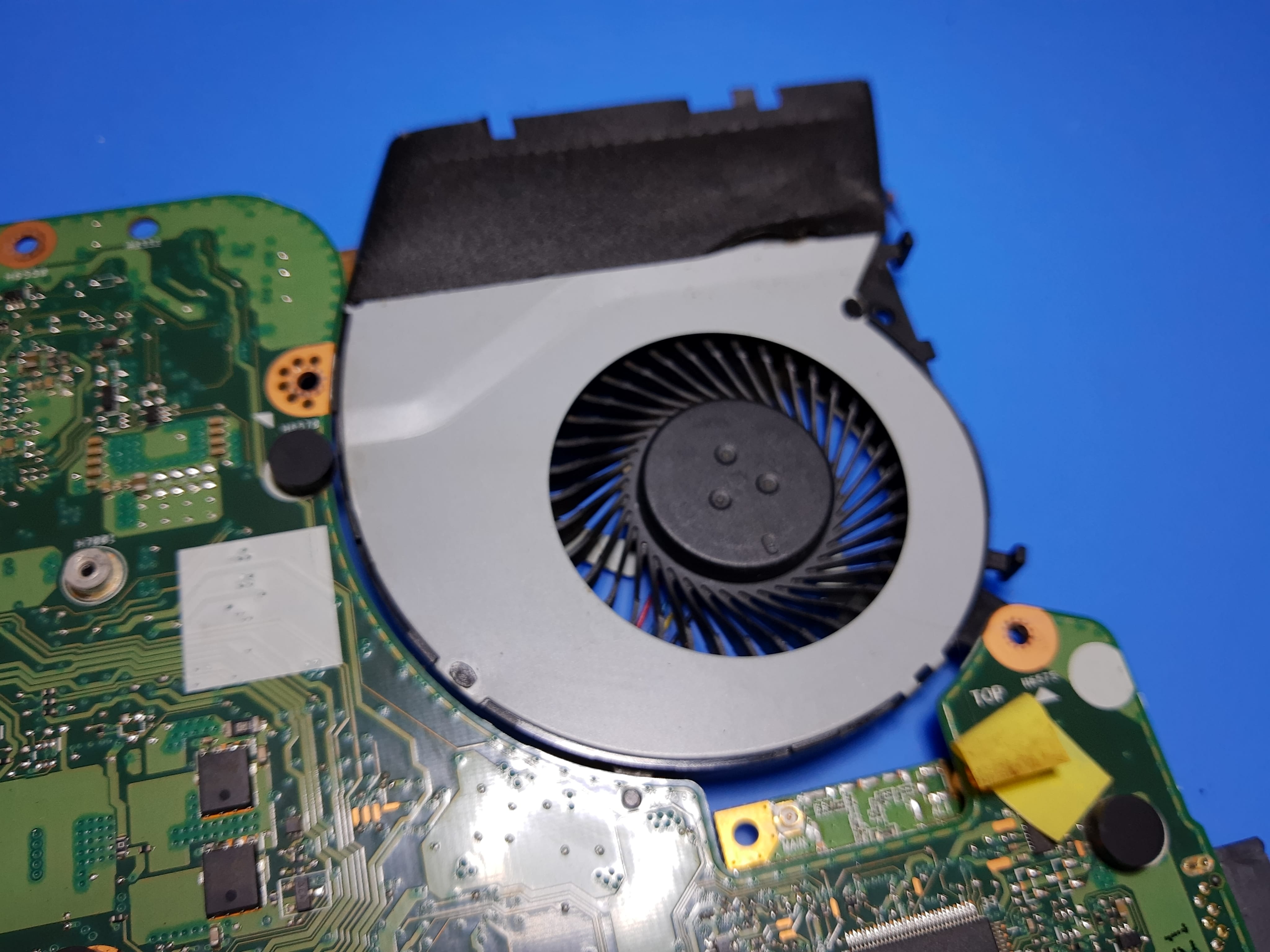 Conducto del ventilador ASUS F555L limpio