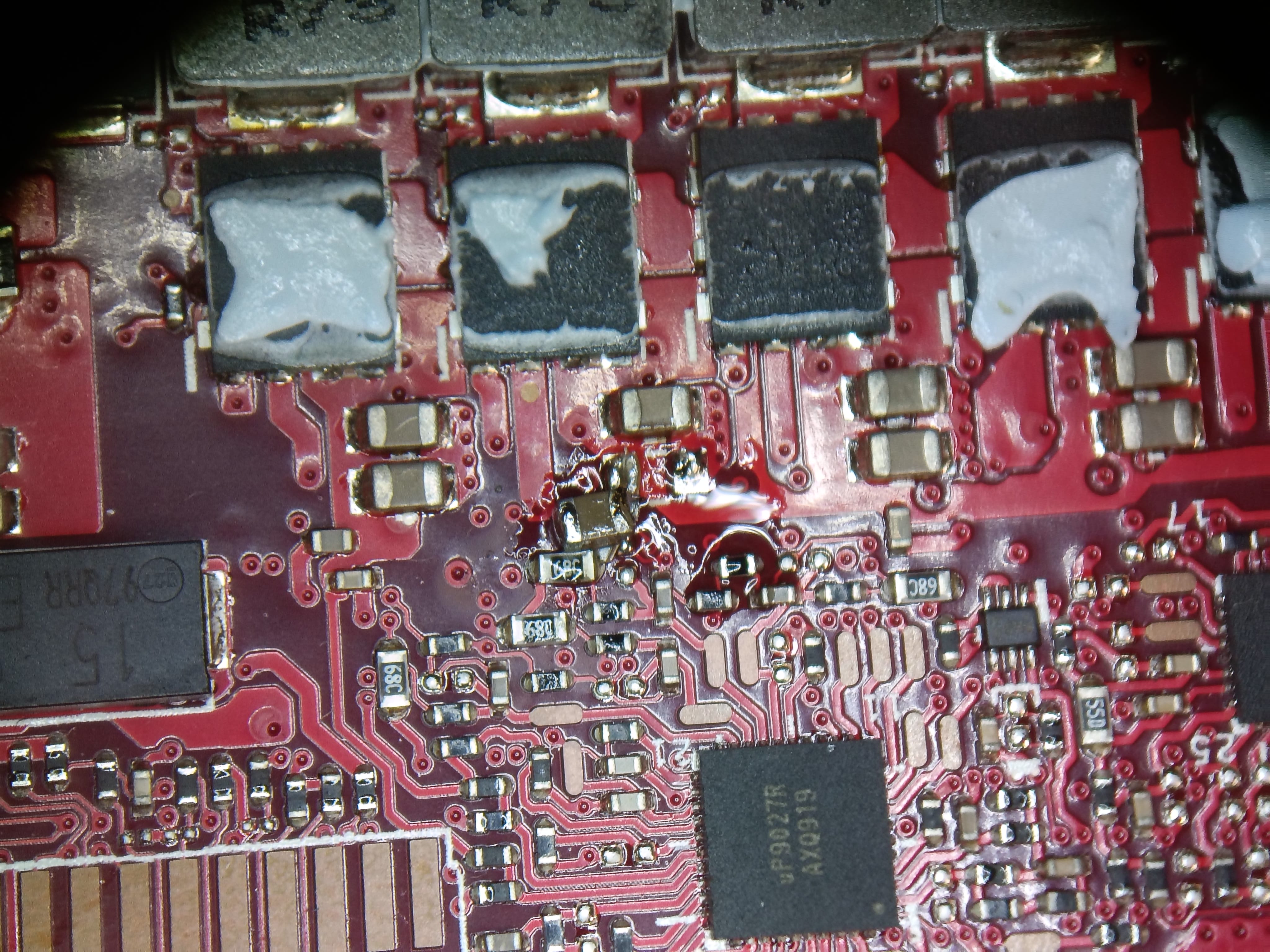 Zona de alimentación G_PWR_SRC_NVVDD en la placa del ASUS ROG Zephyrus