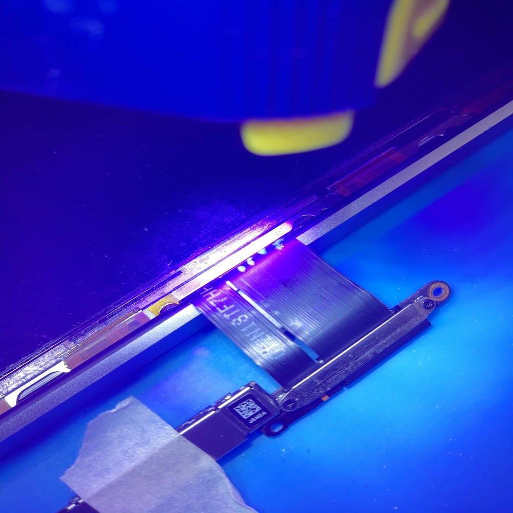 Inspección del flex de pantalla del MacBook Pro A2159