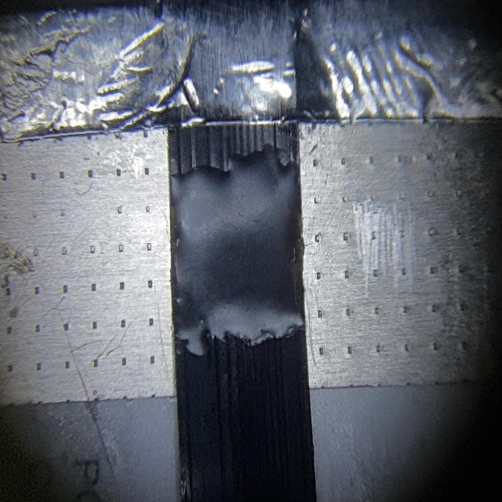 Detalle del flex afectado en MacBook Pro A1706