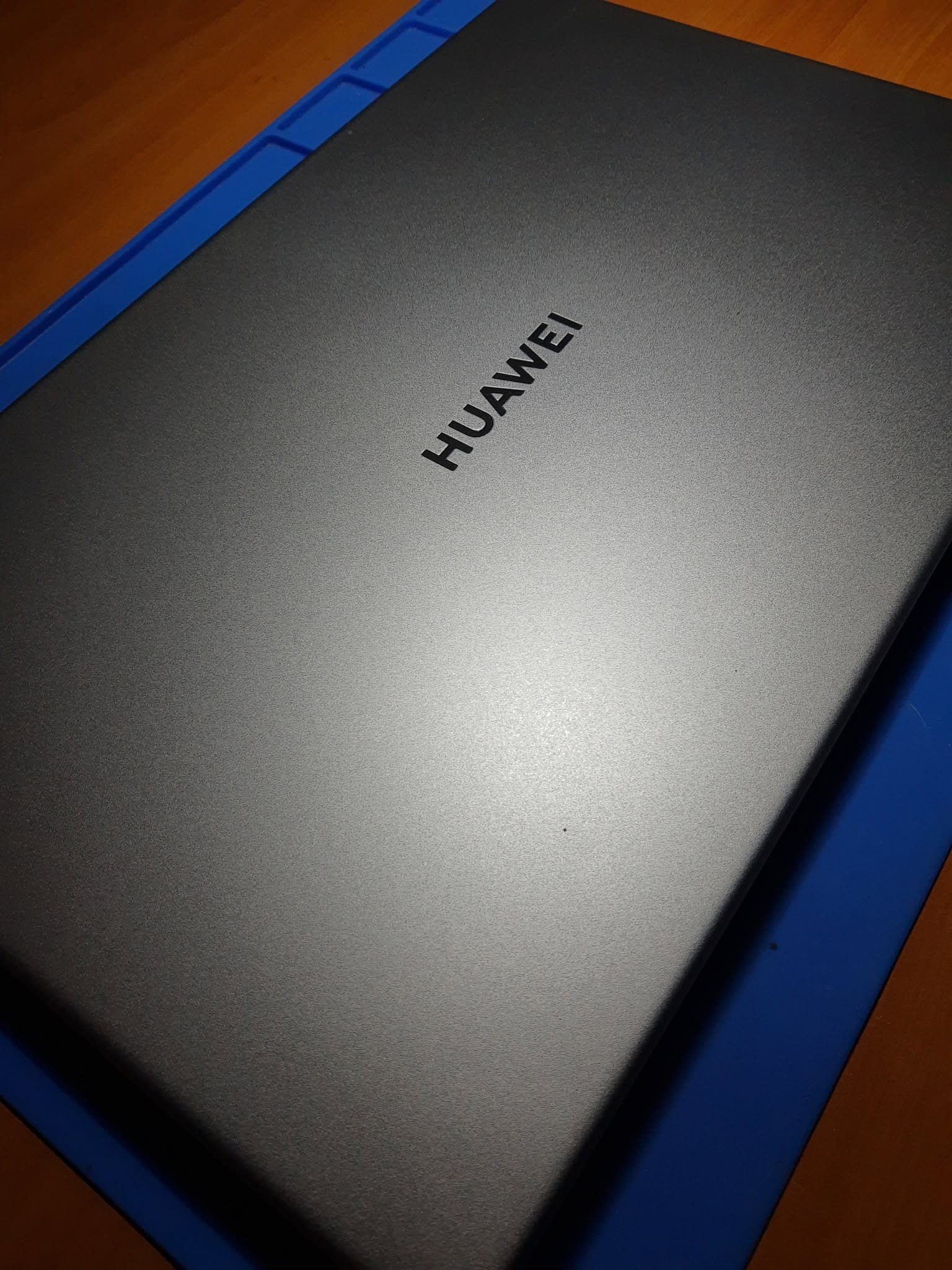 Portátil Huawei reparado y preparado para su entrega