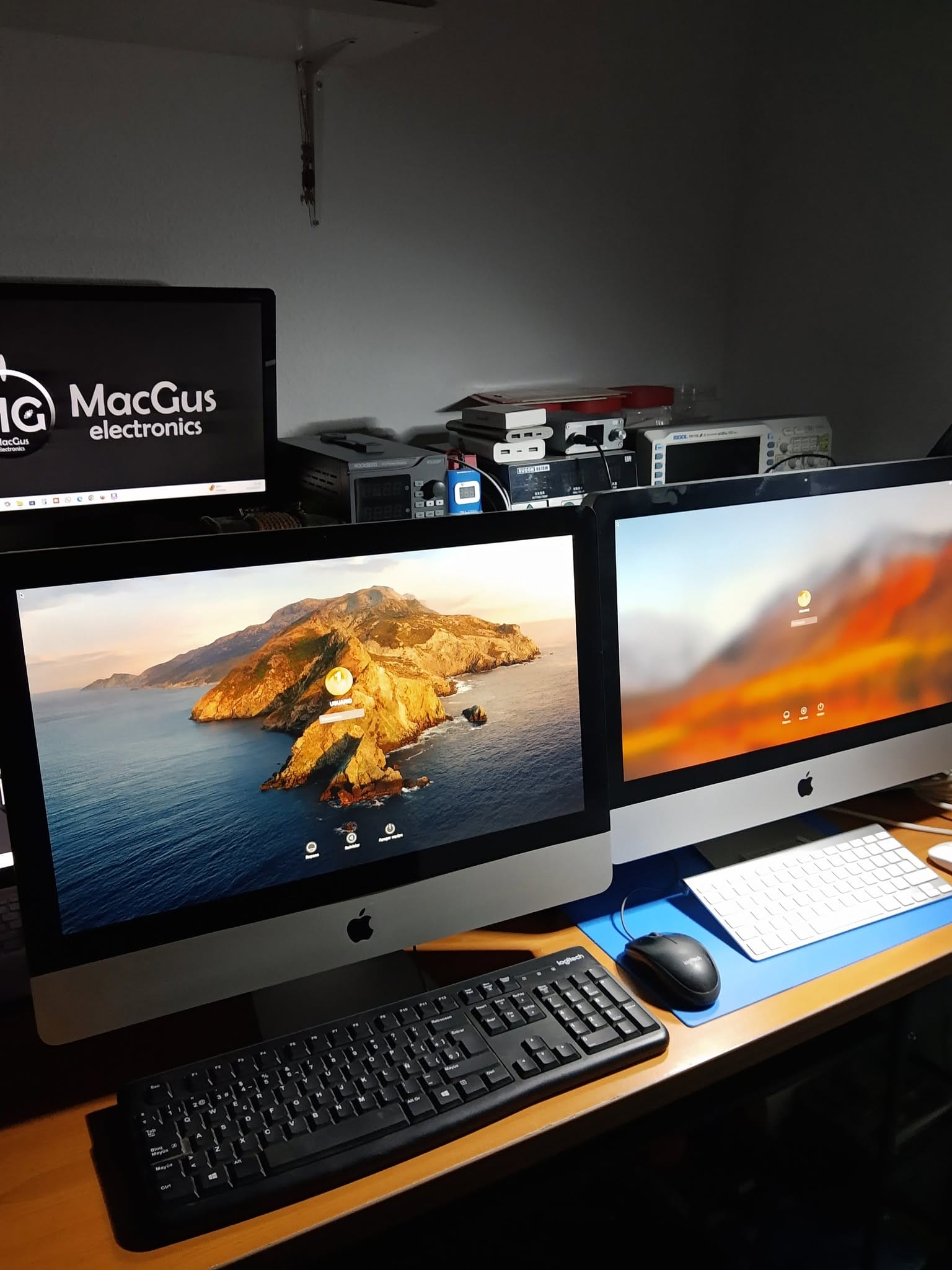 Dos iMac de 2009 y 2011 preparados para mantenimiento completo