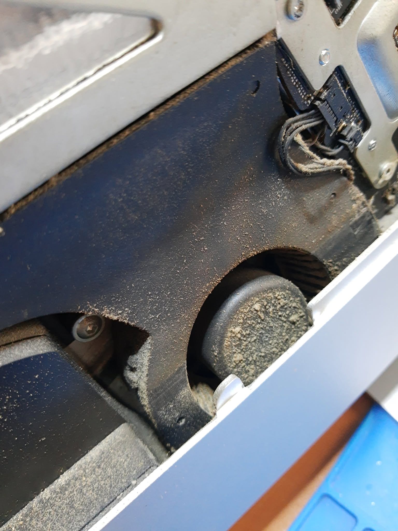 Ventilador de iMac obstruido por polvo