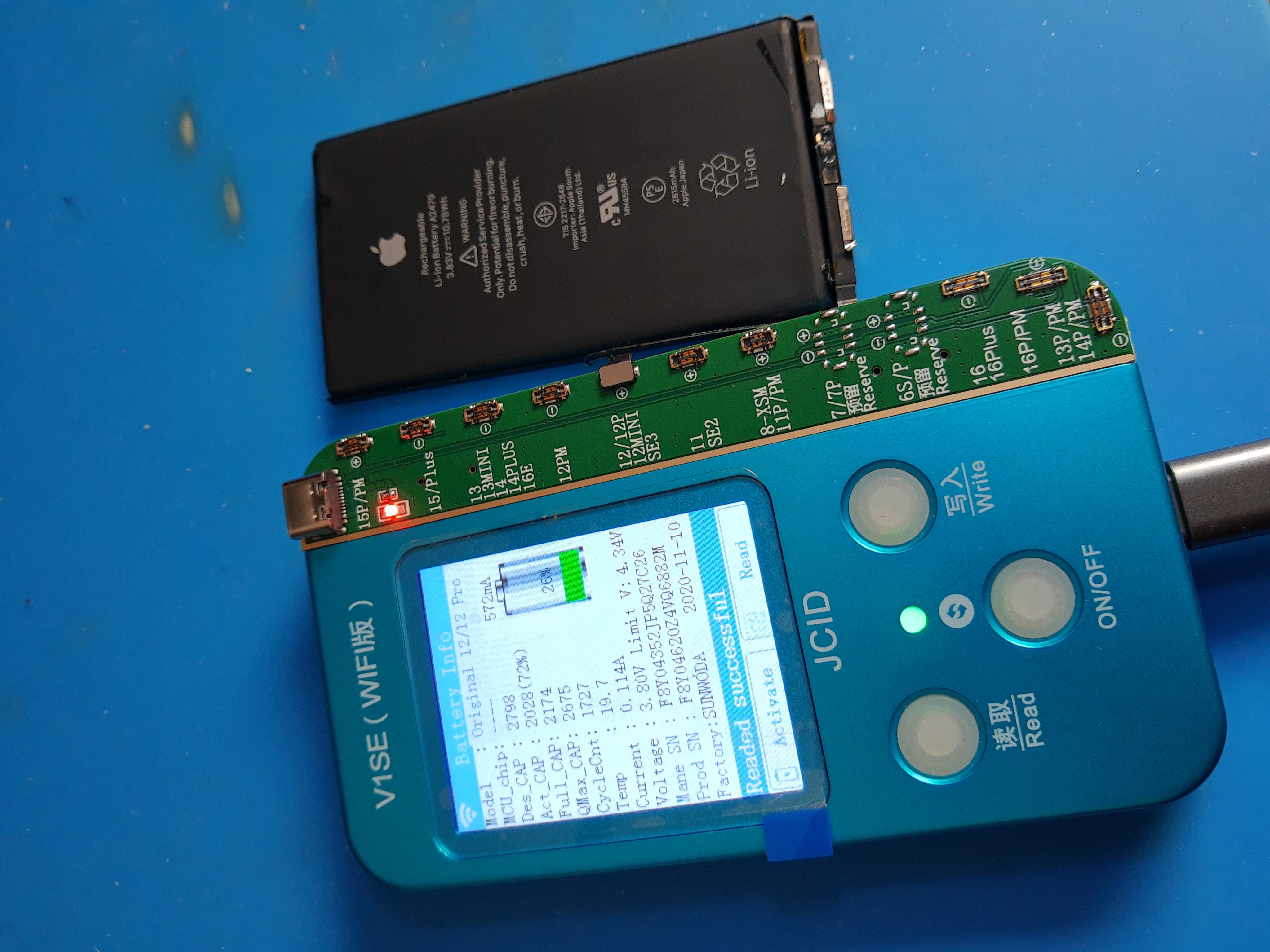 Lectura de la batería del iPhone 12 Pro mediante programador JCID