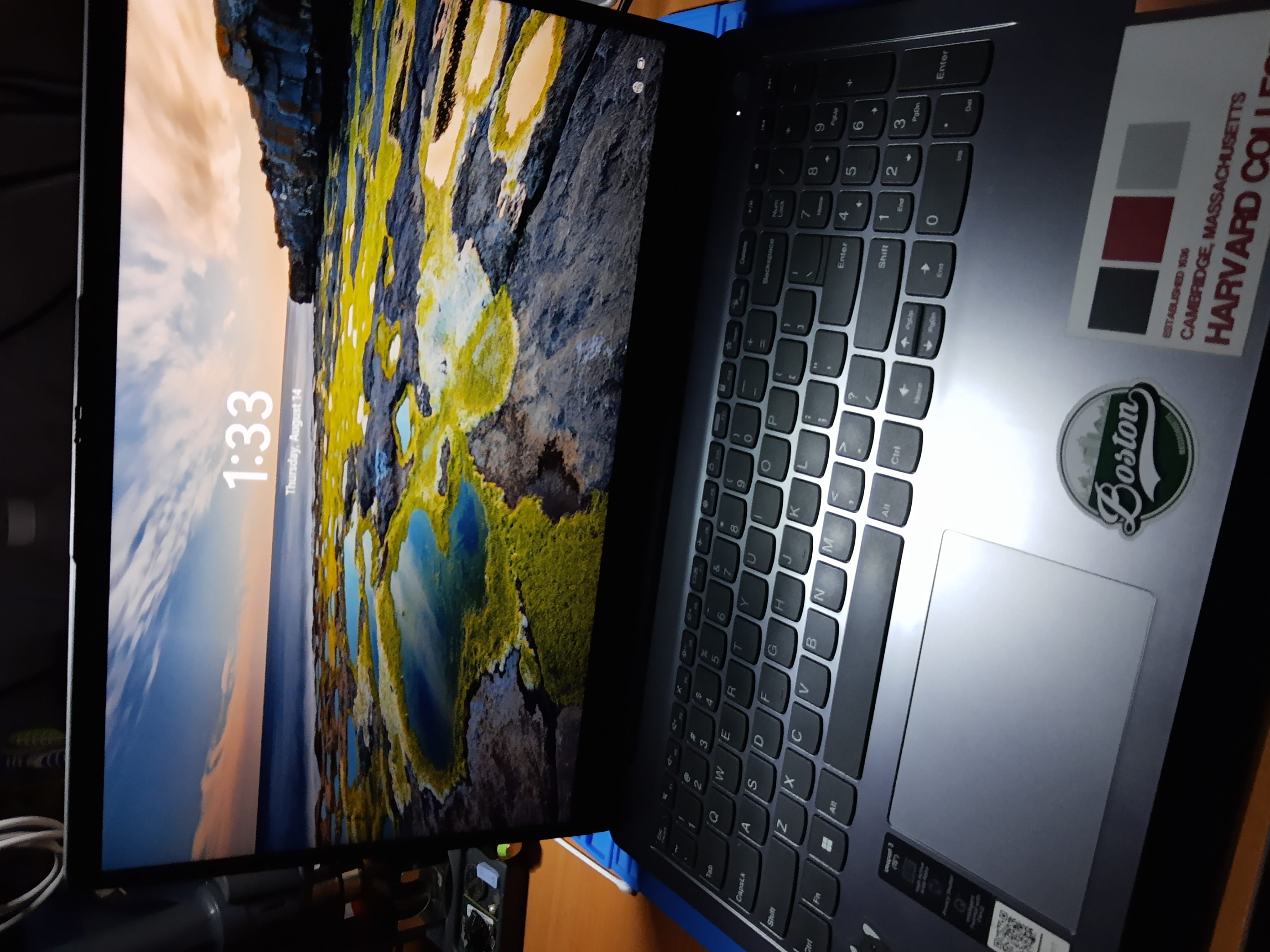 Lenovo IdeaPad 3-15ITL6 funcionando después de reparar la línea de 19V