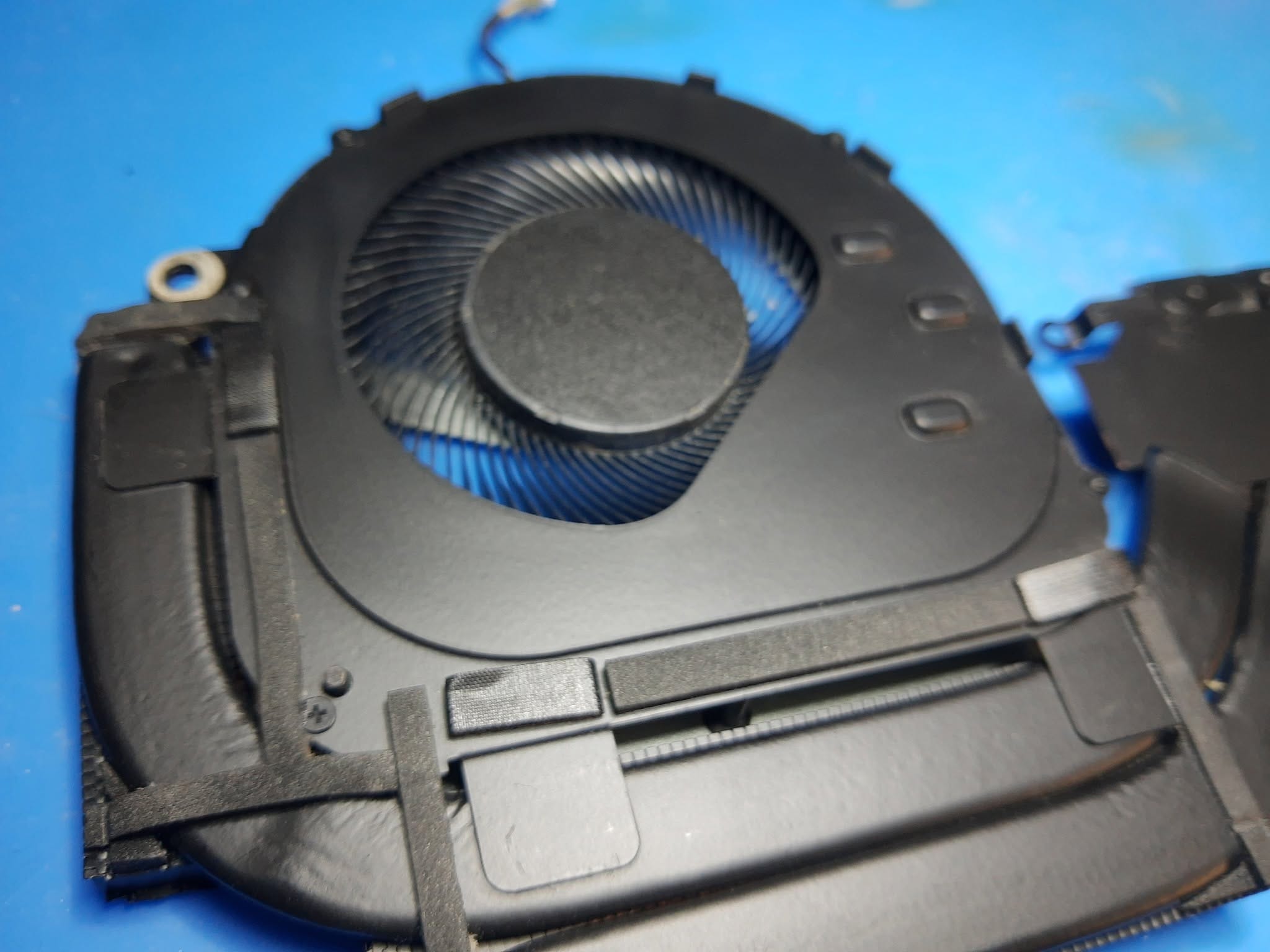Ventilador limpio del Lenovo IdeaPad Gaming 3