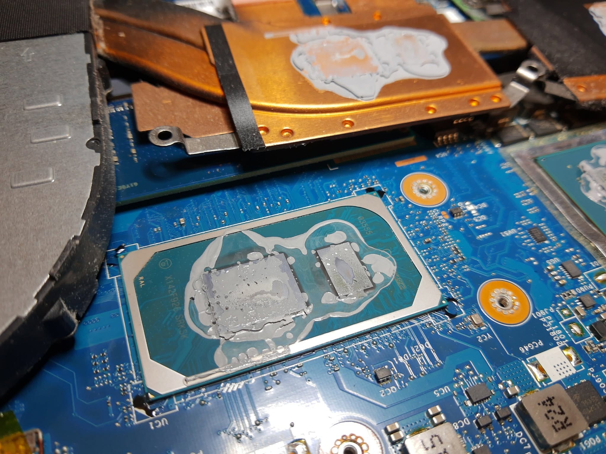 Pasta térmica antigua en el procesador del Lenovo IdeaPad Gaming 3