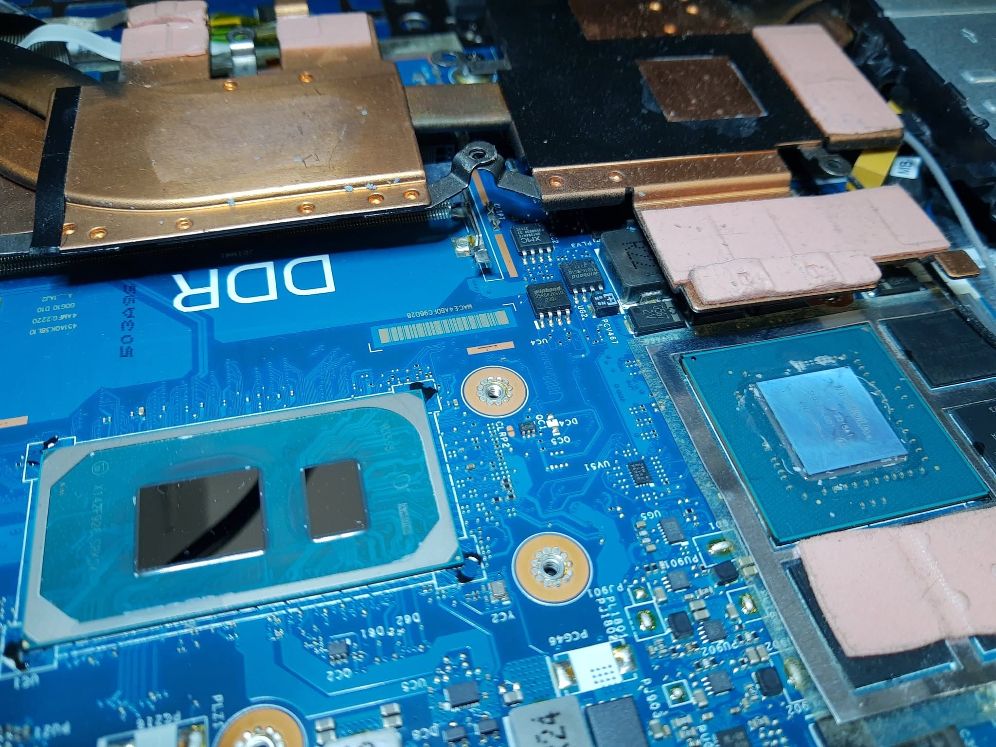Procesador y tarjeta gráfica limpios en Lenovo IdeaPad Gaming 3