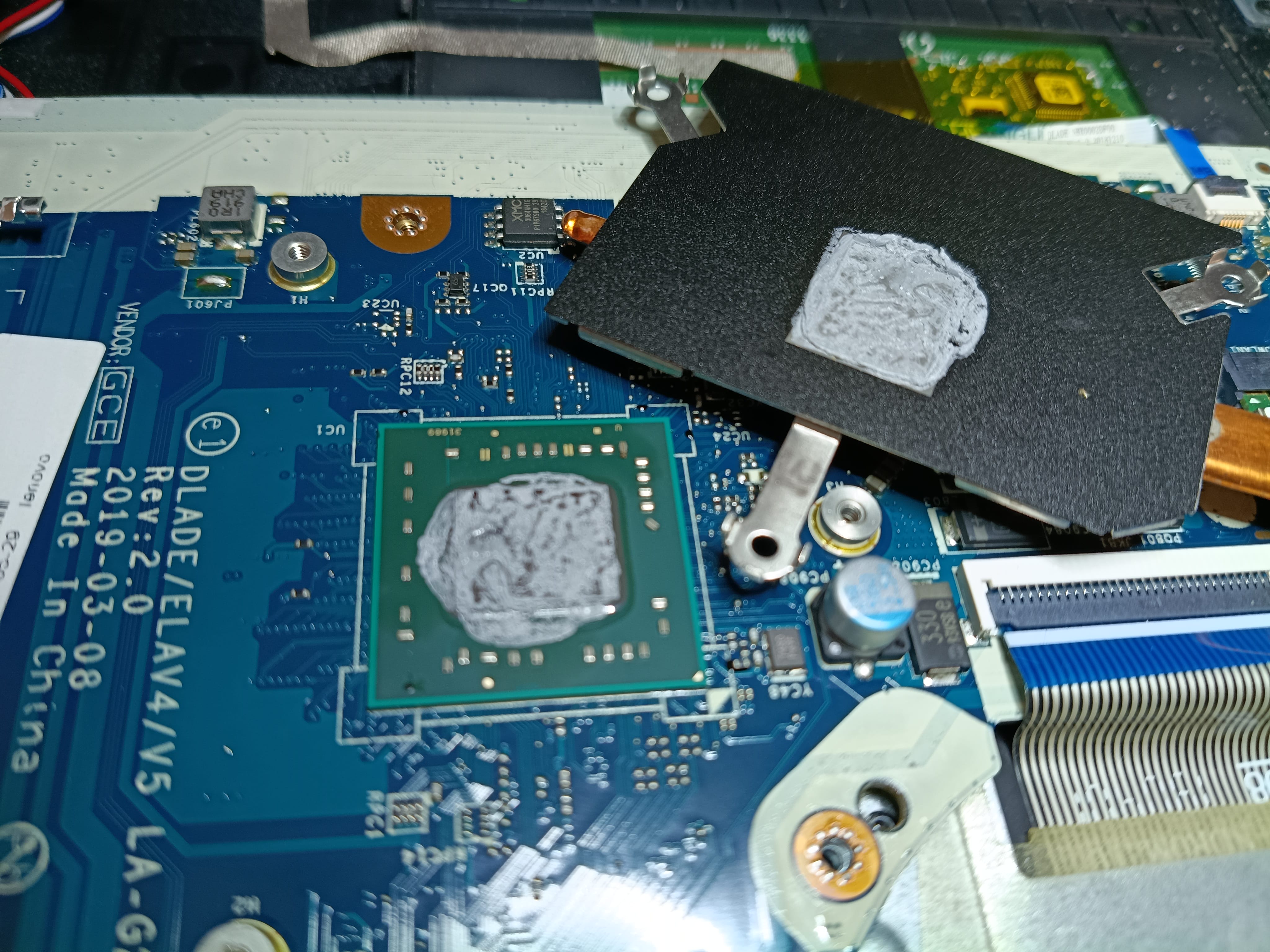 Pasta térmica antigua del Lenovo V145-15AST