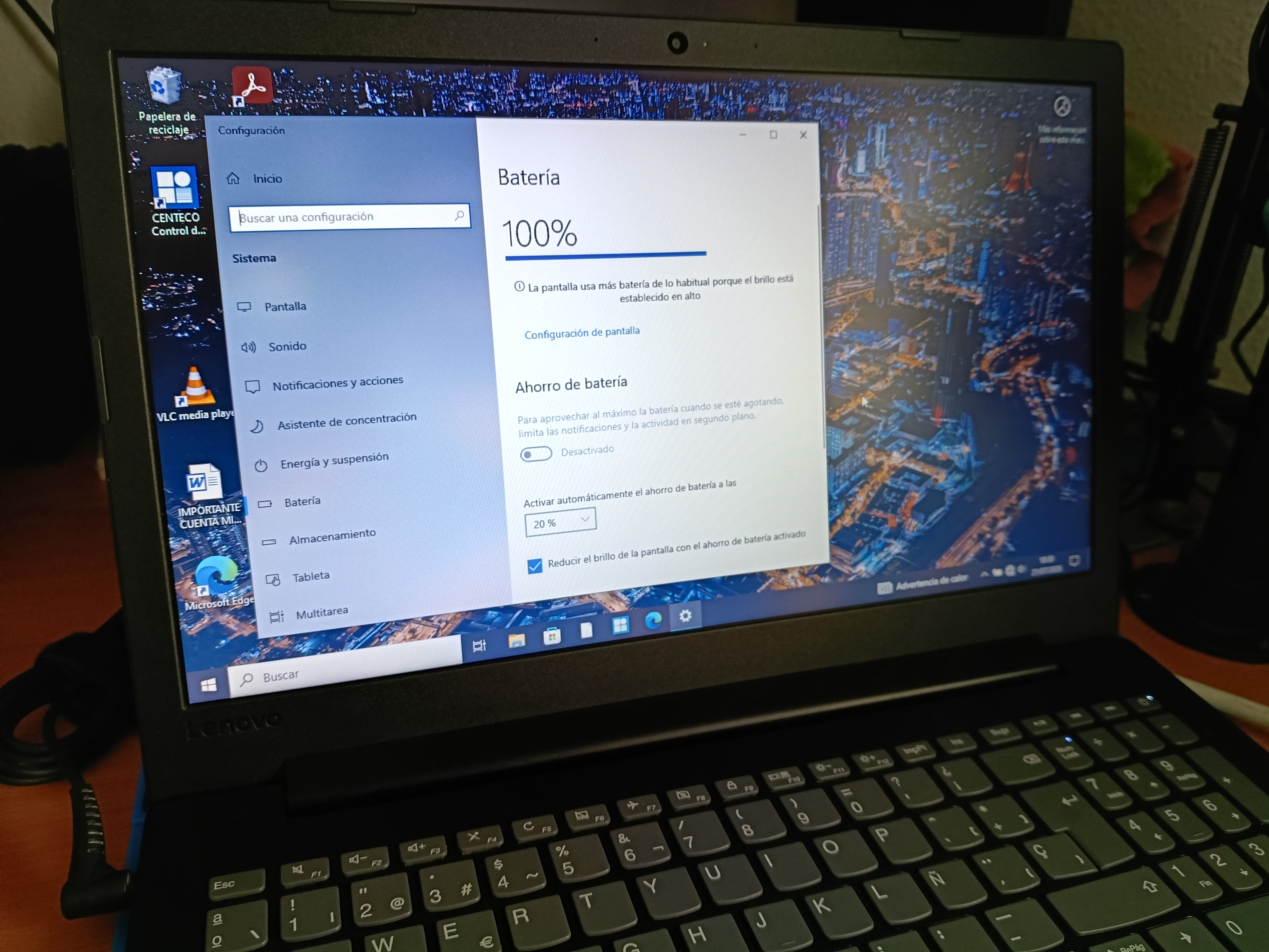 Lenovo V145-15AST funcionando con batería nueva al cien por cien