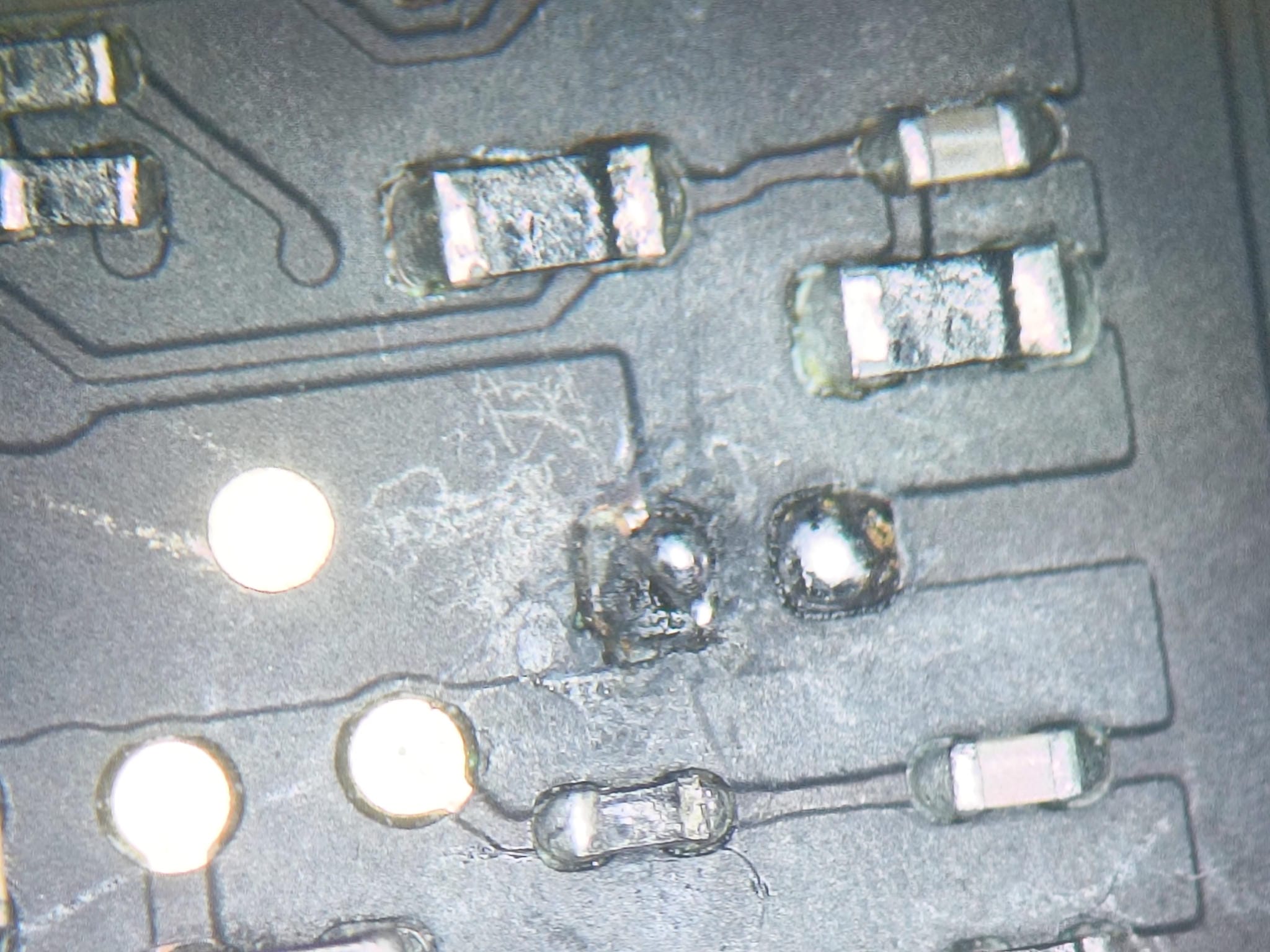 Reparación de componente C5125 MacBook Pro A1502