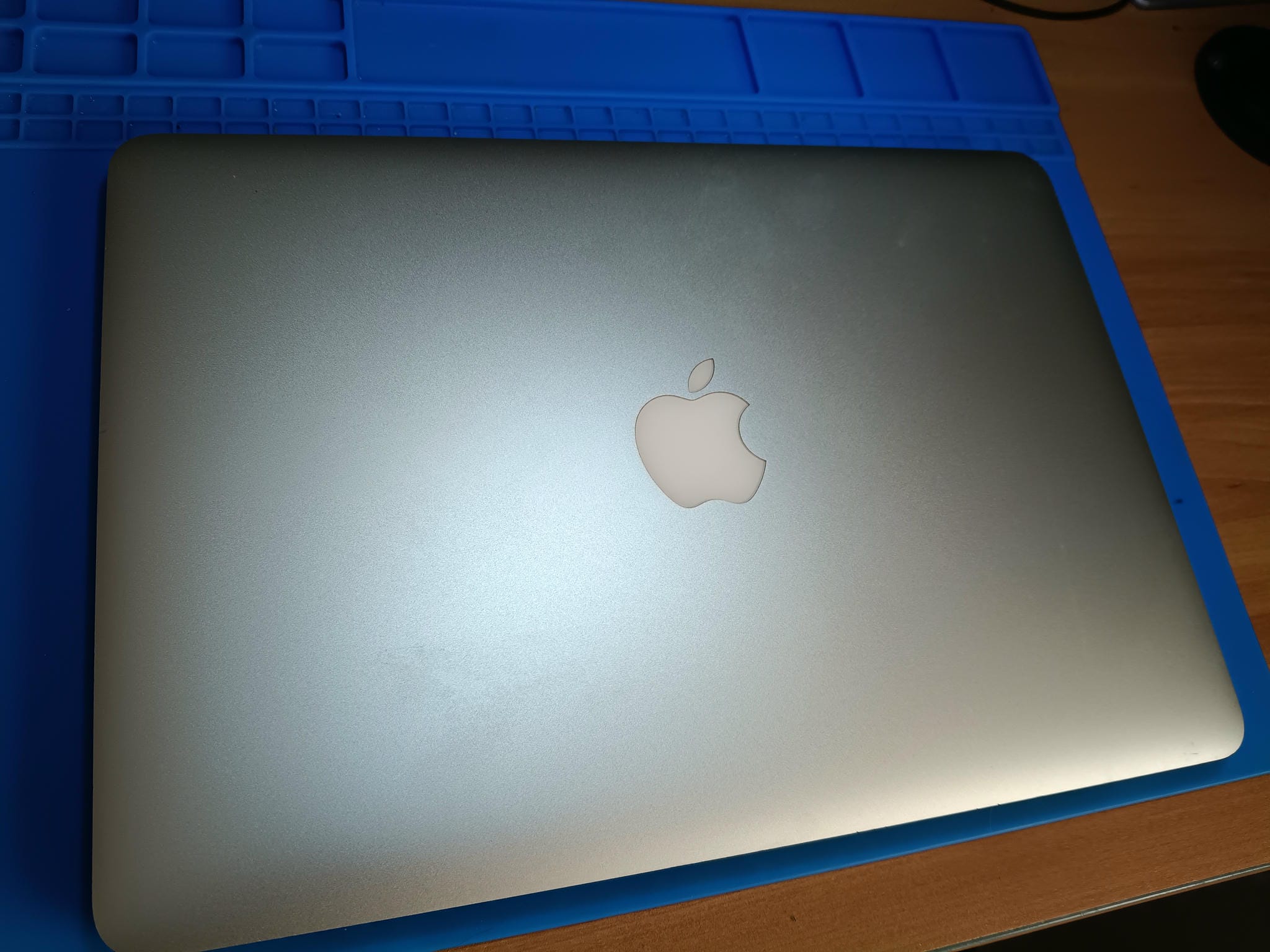 MacBook Pro A1502 montado después de la reparación