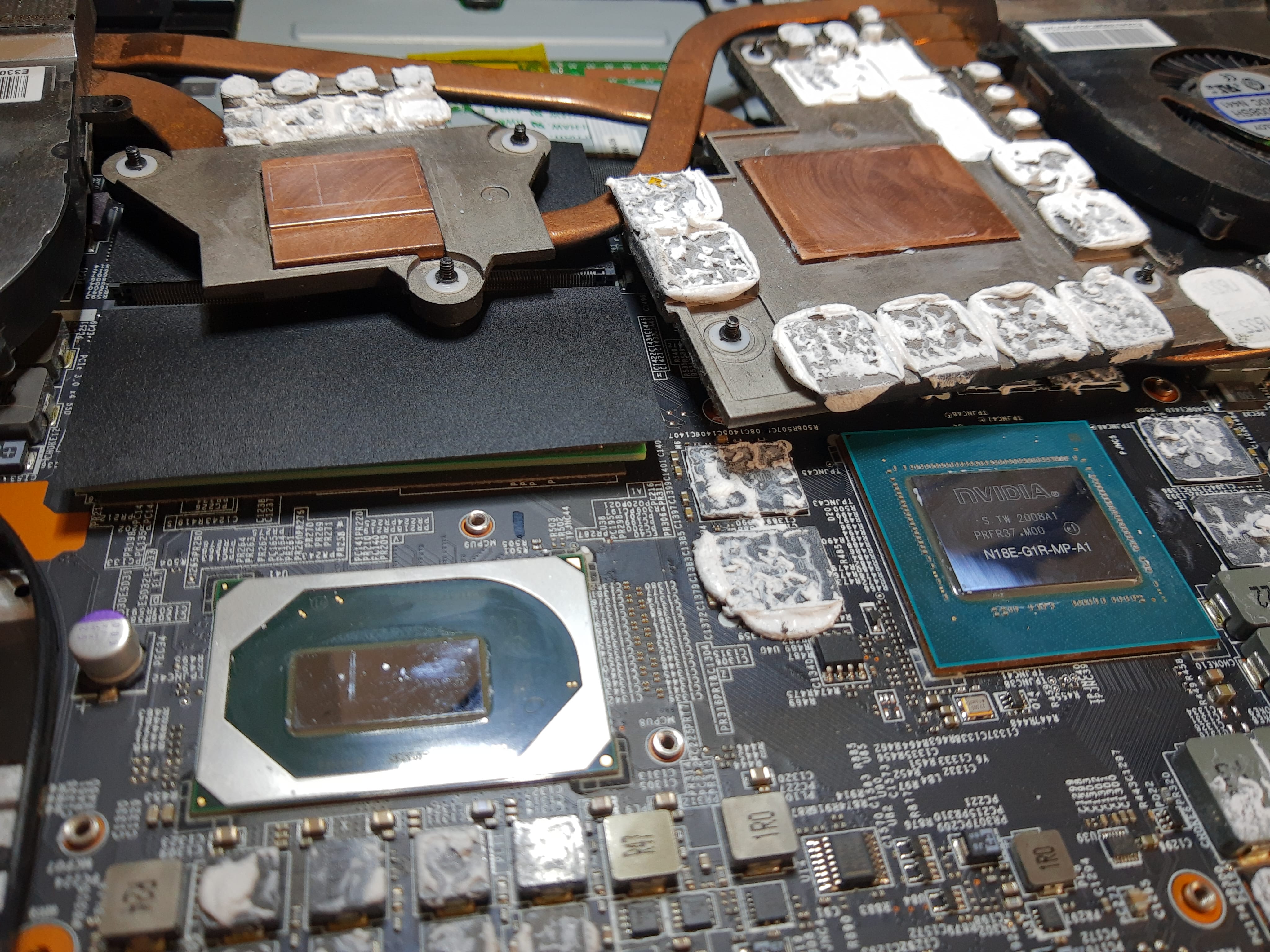 CPU y GPU del MSI GE66 limpias